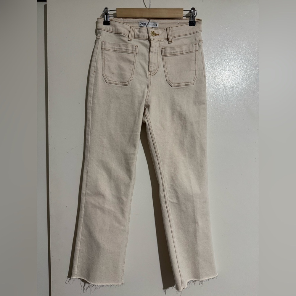Zara USA 4 Women's Cream Ecru Jeans frayed hems back pockets on front